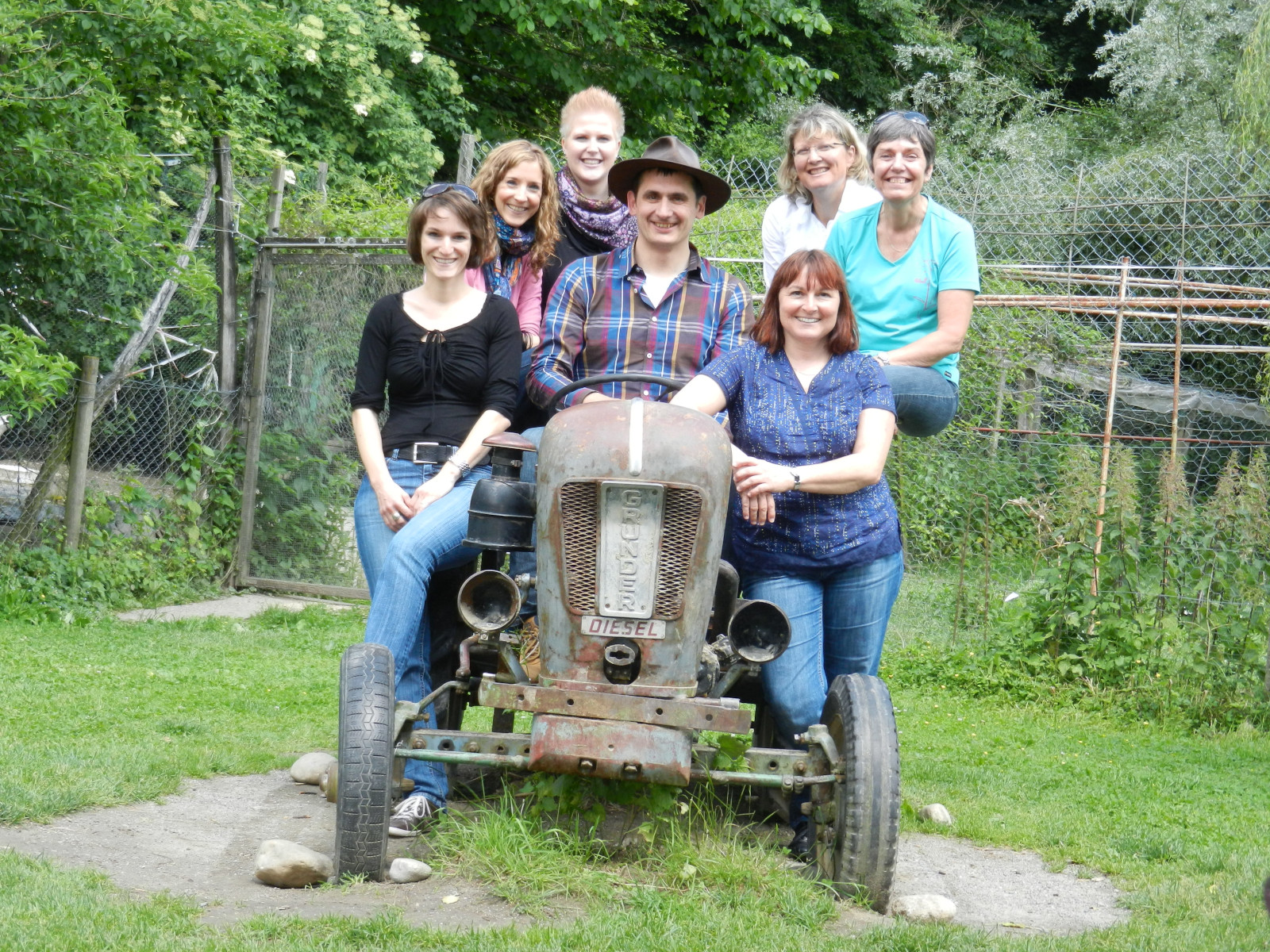 images/Team%20Aerzte/TeambilderHistorisch/Team%202013.jpg#joomlaImage://local-images/Team Aerzte/TeambilderHistorisch/Team 2013.jpg?width=1600&height=1200